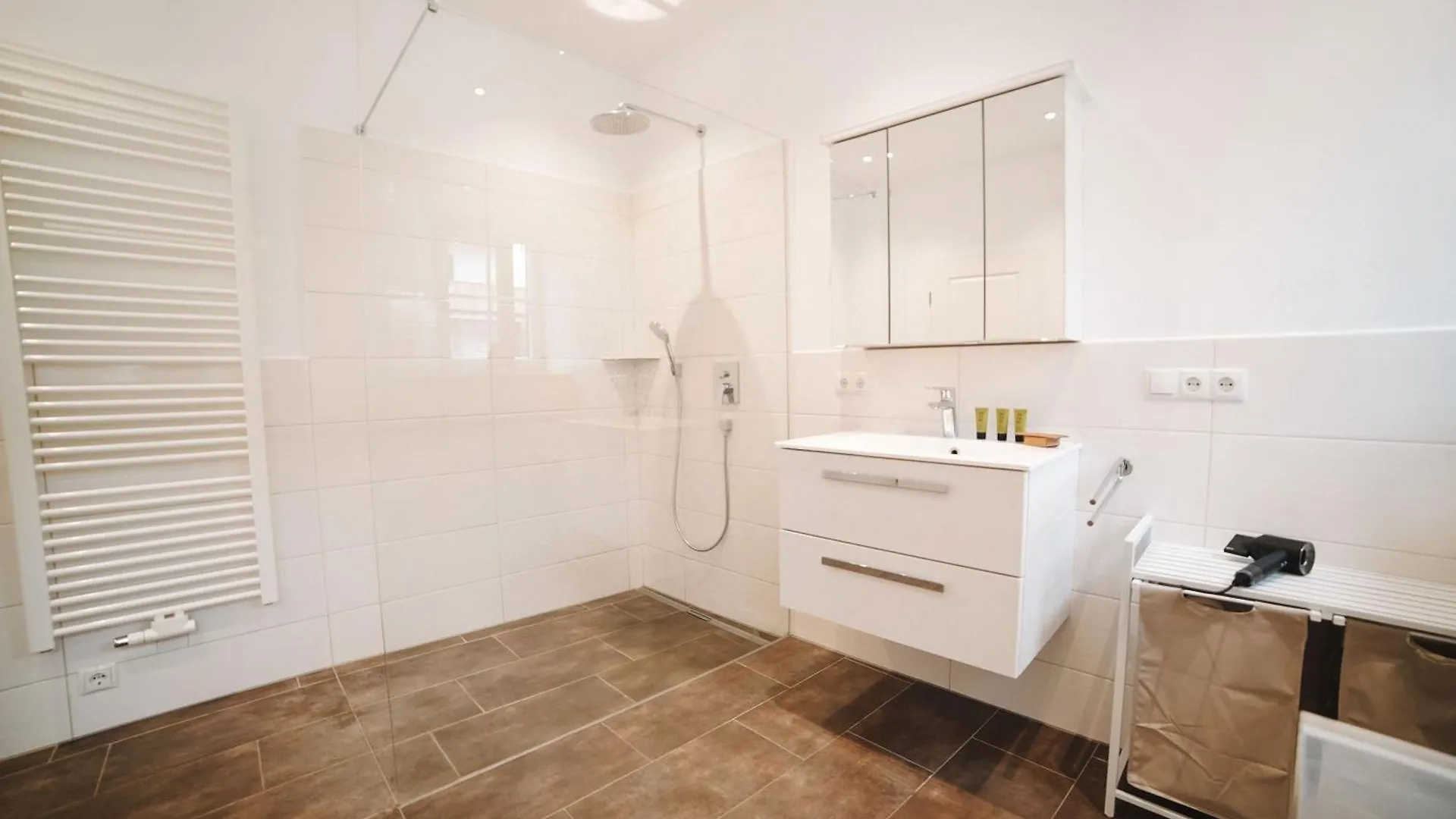 Black Horse Family Apartment - Barrierearm - Pfotenglueck - Familienzeit By Loewenherz Homes Stephanskirchen 0*,