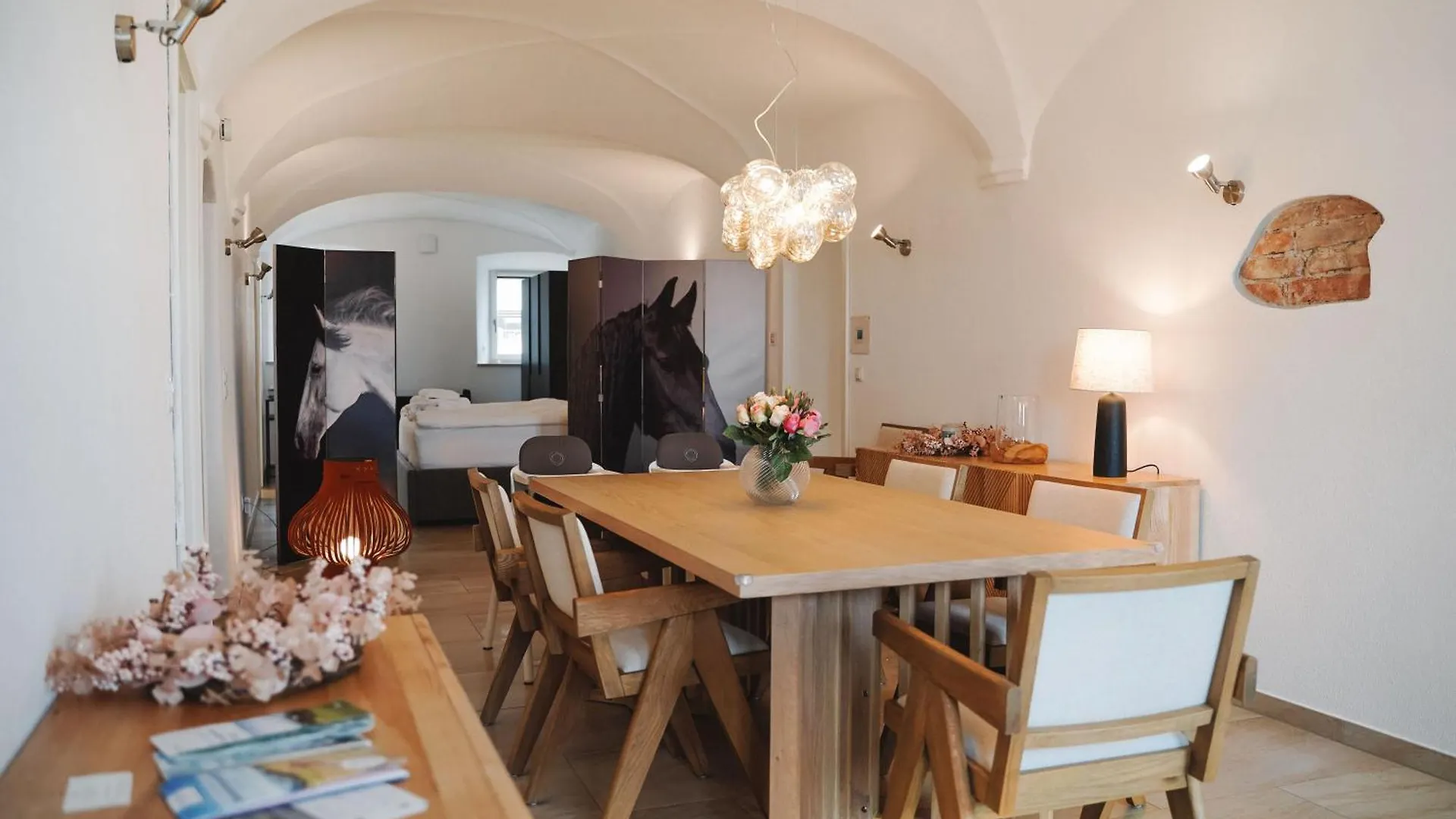 Black Horse Family Apartment - Barrierearm - Pfotenglueck - Familienzeit By Loewenherz Homes Stephanskirchen