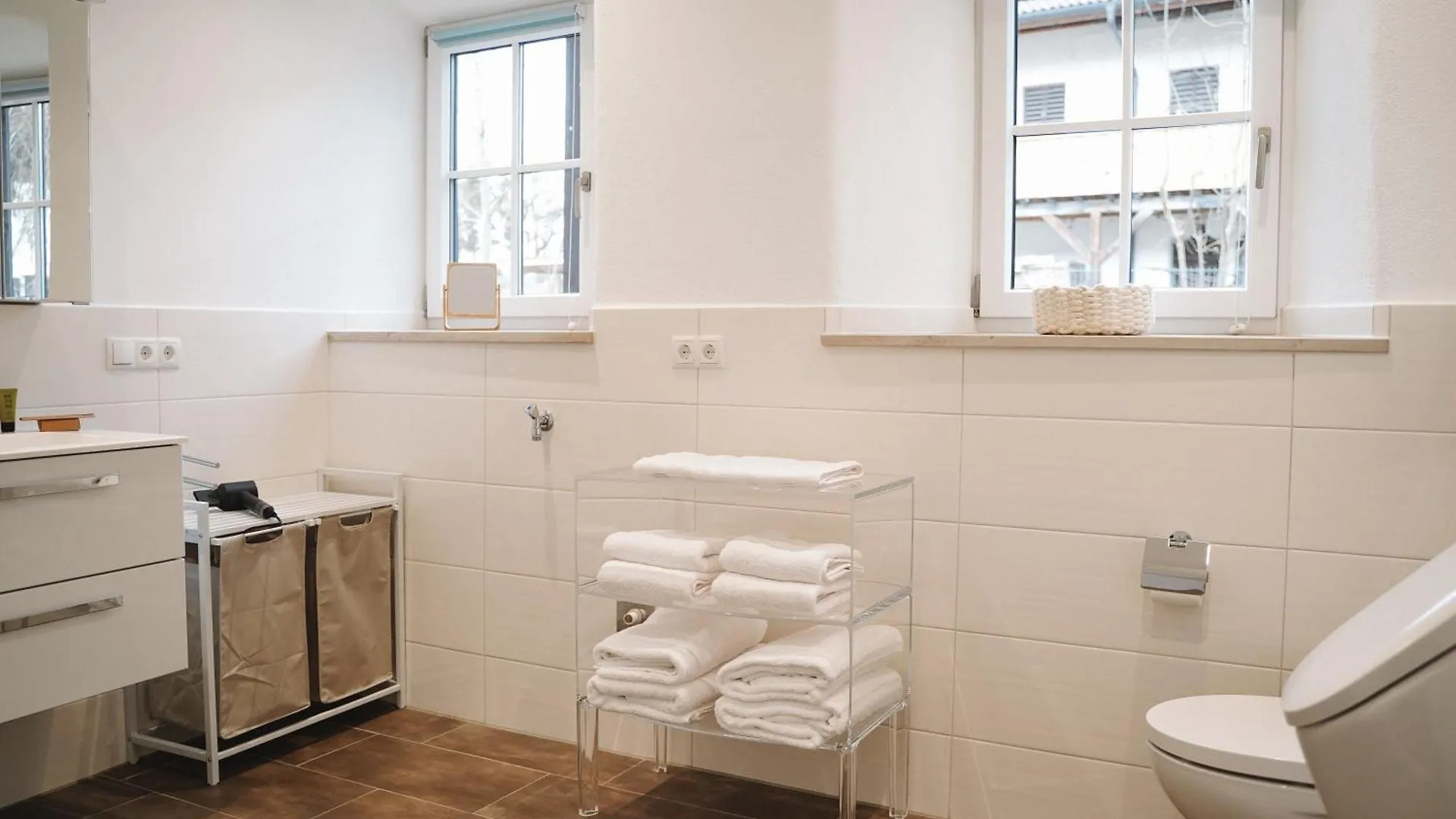 Black Horse Family Apartment - Barrierearm - Pfotenglueck - Familienzeit By Loewenherz Homes Stephanskirchen